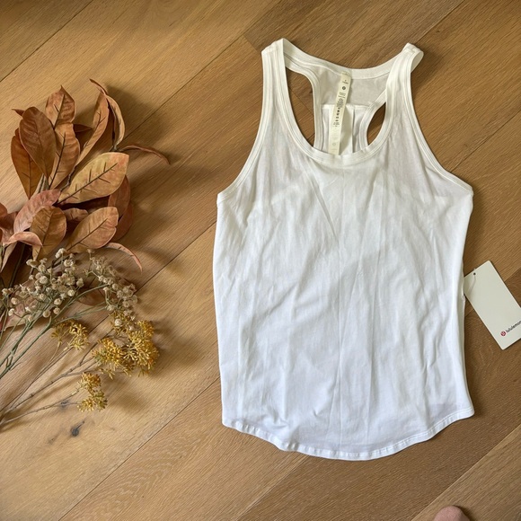 New White LULULEMON size 6 please red love tank - Picture 3 of 5